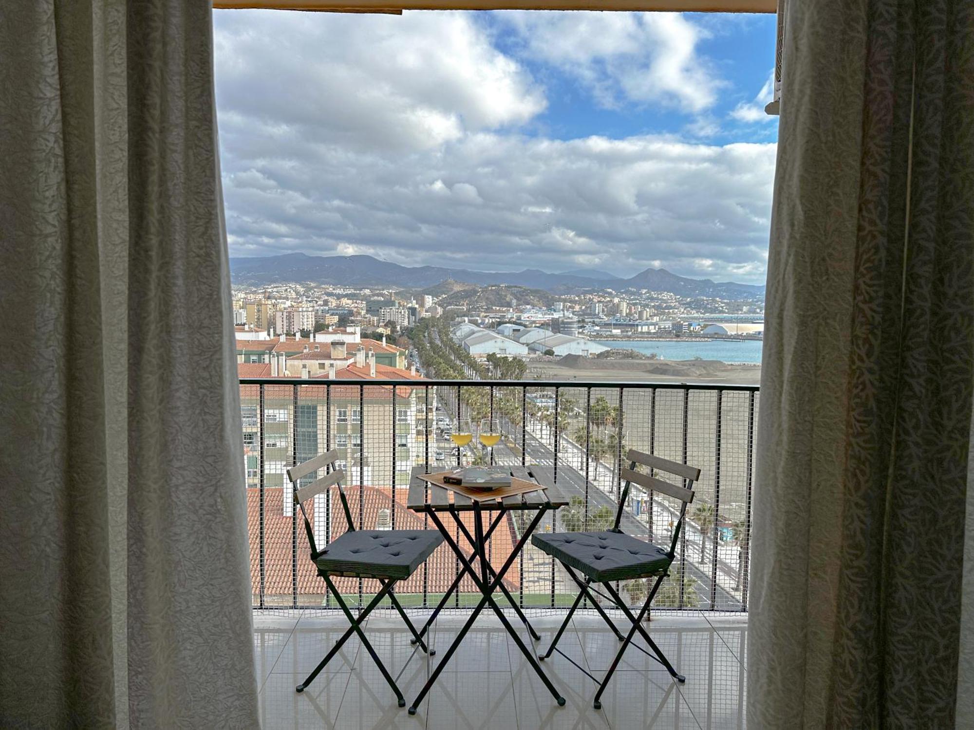 Apartamento Mirador Del Mediterraneo マラガ エクステリア 写真